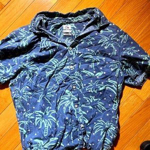 Quiksilver modern collared shirt with palm trees hawaiian vacation shirt